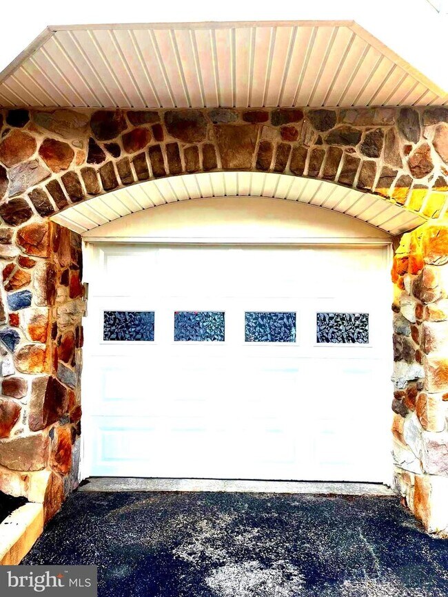 Building Photo - 7418 Hindon Cir