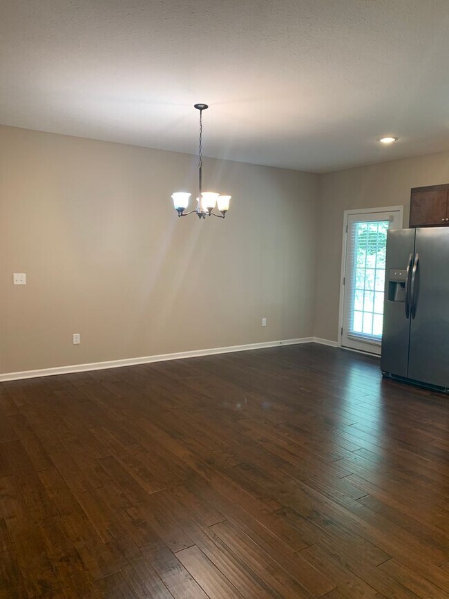 Building Photo - Modern comfort and privacy in the heart of...