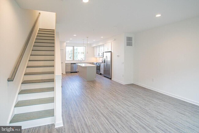 Building Photo - 3013 Evergreen Walk