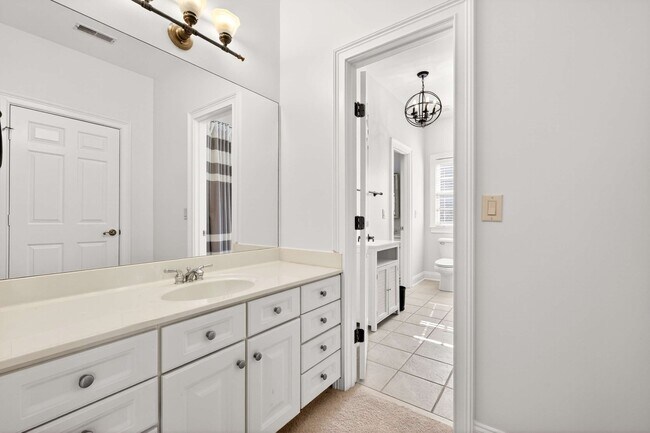 Building Photo - 6 Portrush Ct