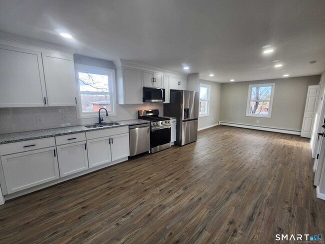 Building Photo - 7 Walnut St