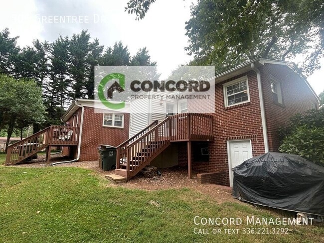 Building Photo - 506 Greentree Dr