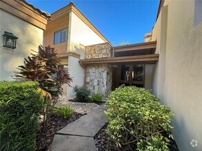 Building Photo - 140 Bridlewood Ln