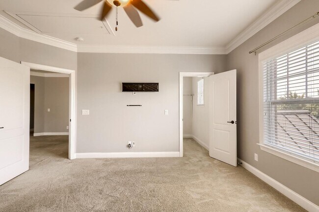 Building Photo - 5 Bedroom single family home in Mooresville