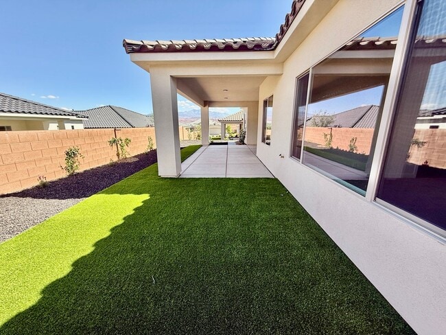 Building Photo - Beautiful 4-BR Home in Sunbrook Community