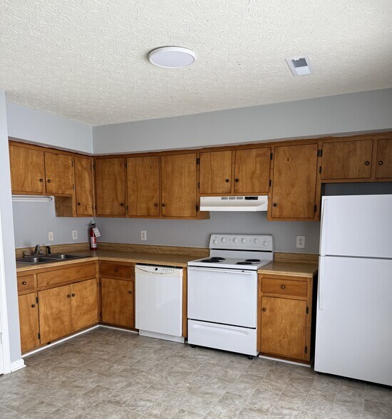 Building Photo - 15 Ferguson Dr