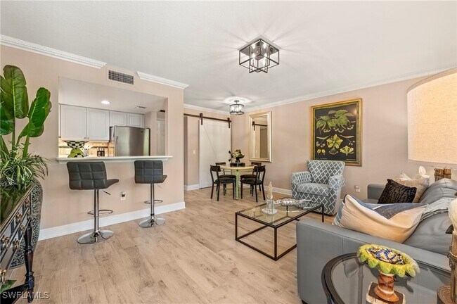 Building Photo - 950 7th Ave S