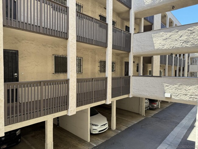 Building Photo - 2520 Clairemont Dr
