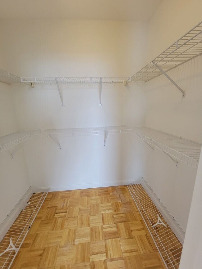 Building Photo - Studio Available Near North Quincy T With Parking