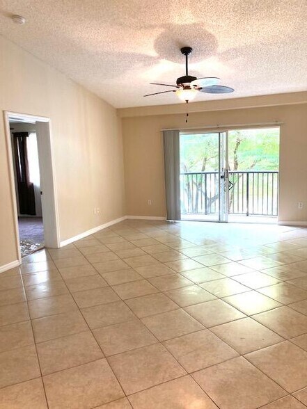 Building Photo - 1700 Crestwood Ct S