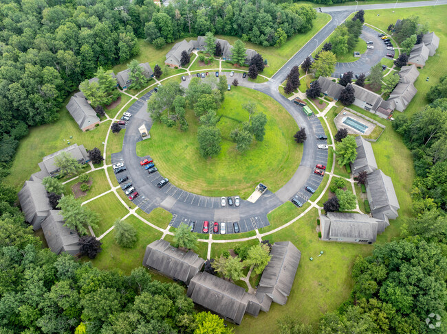 Building Photo - Meadowbrook Estates