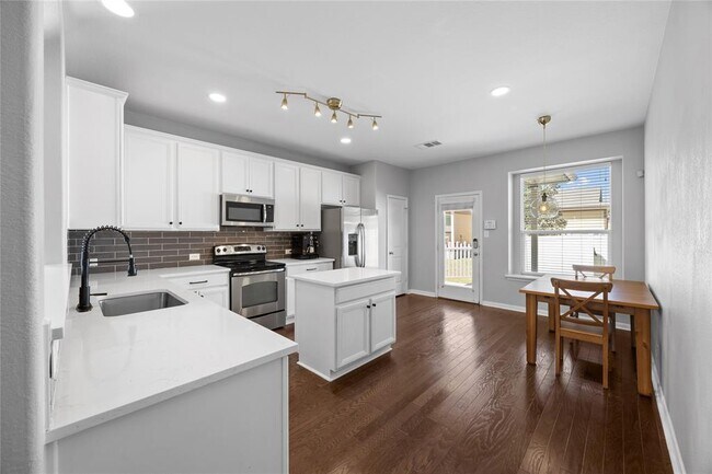 Building Photo - 772 Gabriel Mills Dr