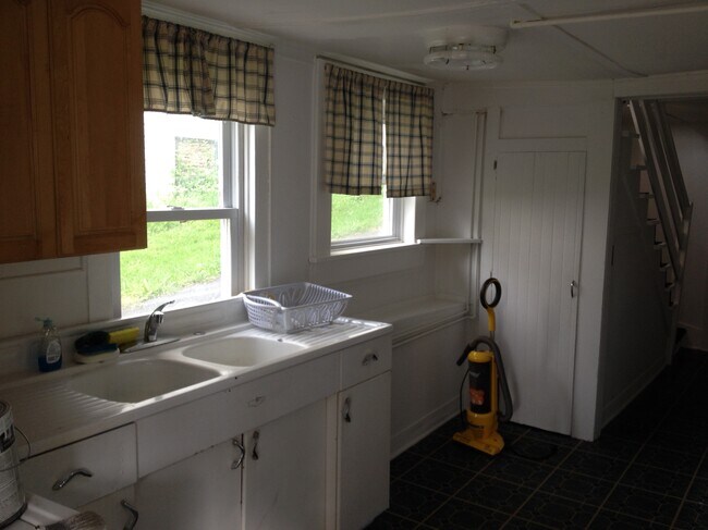 kitchen - 219 Main St