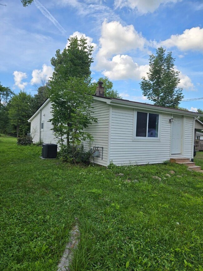 Building Photo - 1094 Moneta Ave
