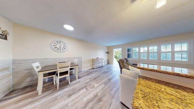 Building Photo - 1 BR 1.5  BEACH-THEMED ABODE- Century Vill...