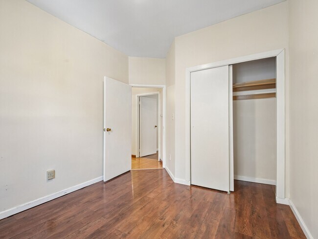 Building Photo - 121 Garrison Ave