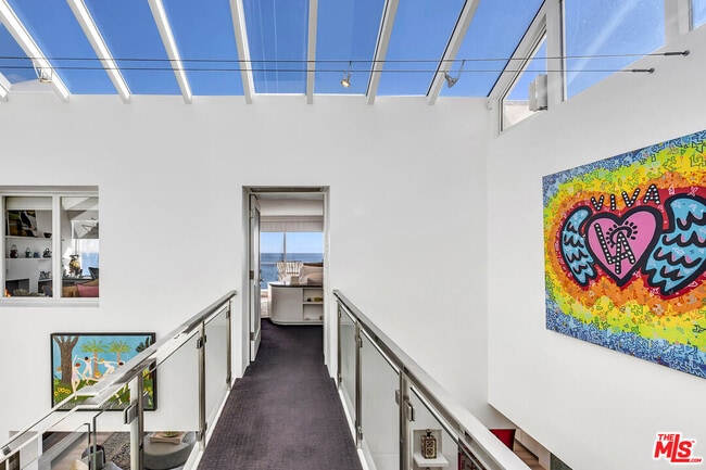 Building Photo - 26940 Malibu Cove Colony Dr