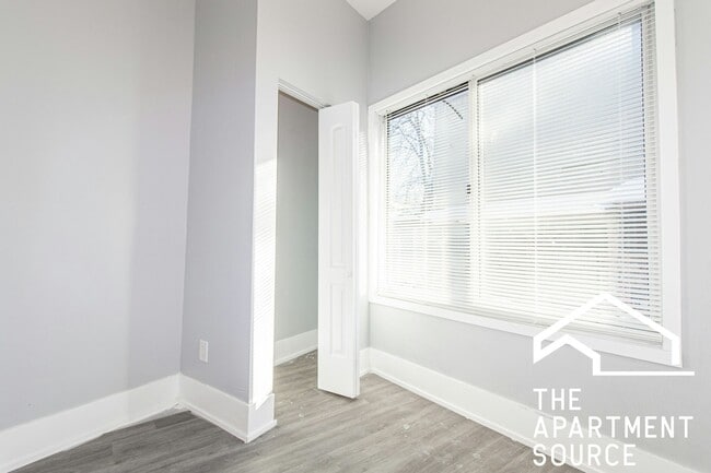 Building Photo - 2659 W Homer St