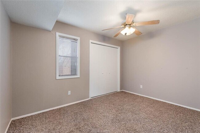 Building Photo - 1532 Wolf Run
