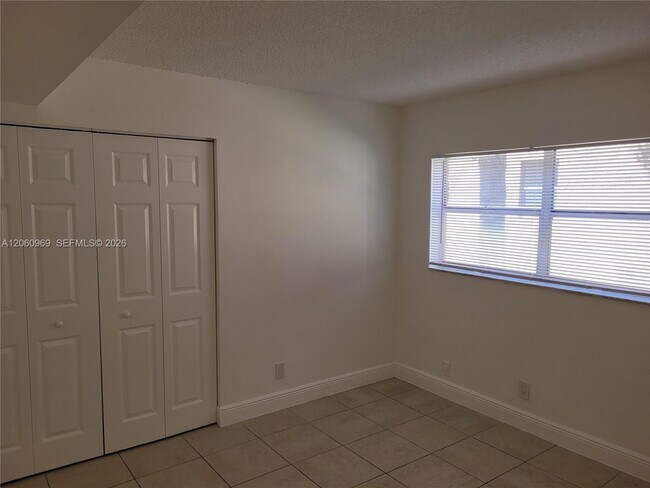 Building Photo - 4455 Treehouse Ln