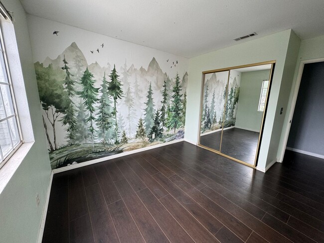 Building Photo - House for Rent