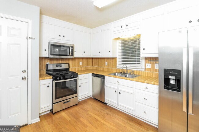 Building Photo - 2979 Mike Dr