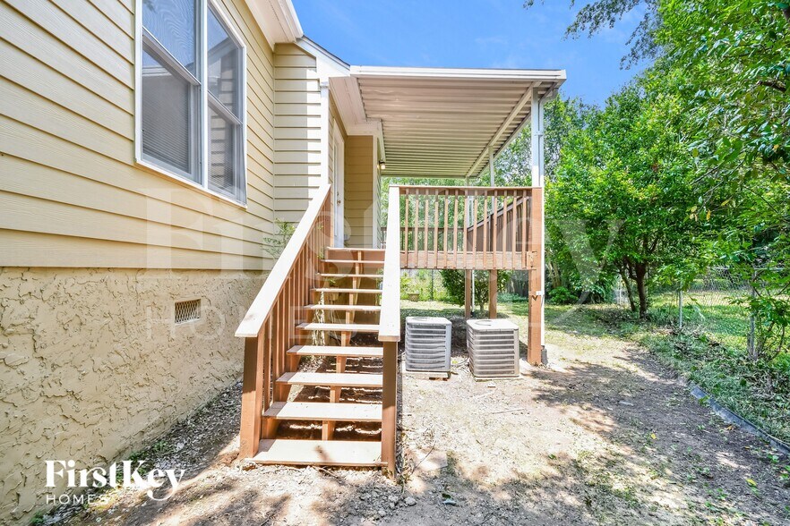 Building Photo - 329 Dulaine Cove