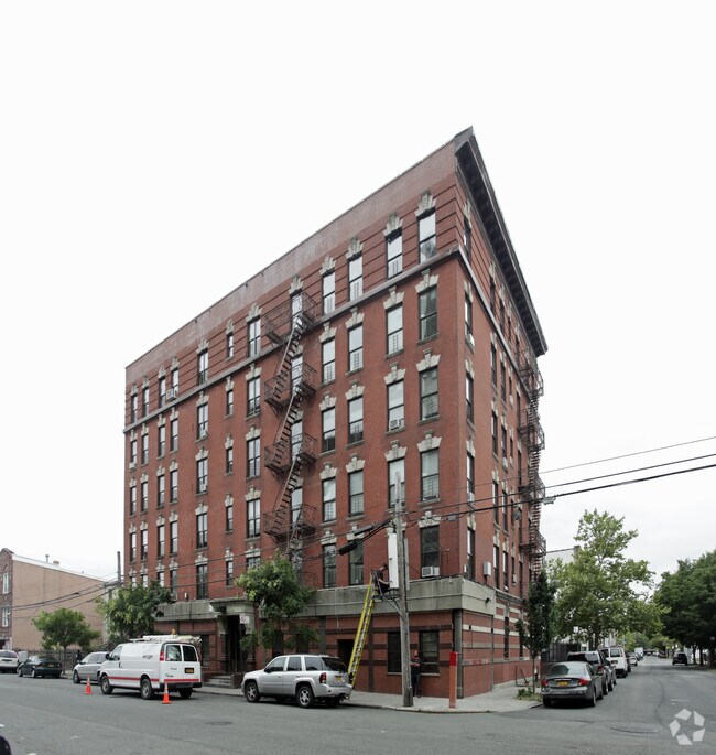 Primary Photo - 754 E 161st St