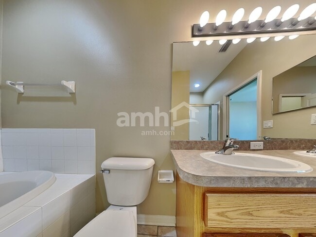 Building Photo - 9820 Jasmine Brook Cir