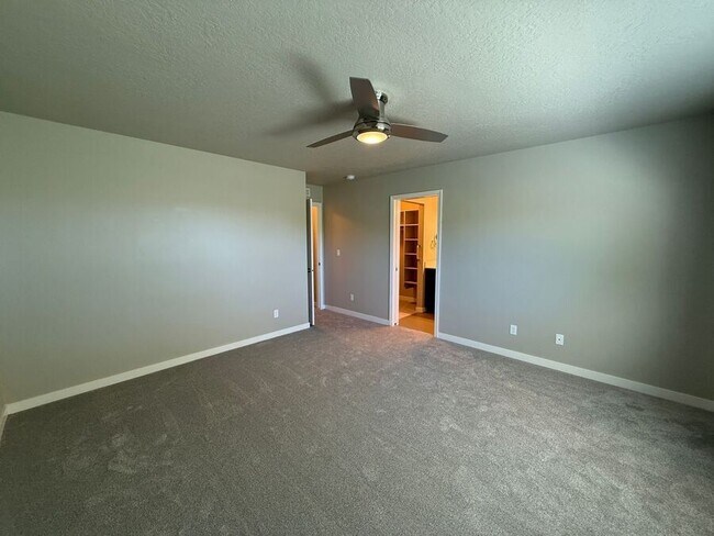 Building Photo - 2839 E Apricot Dr