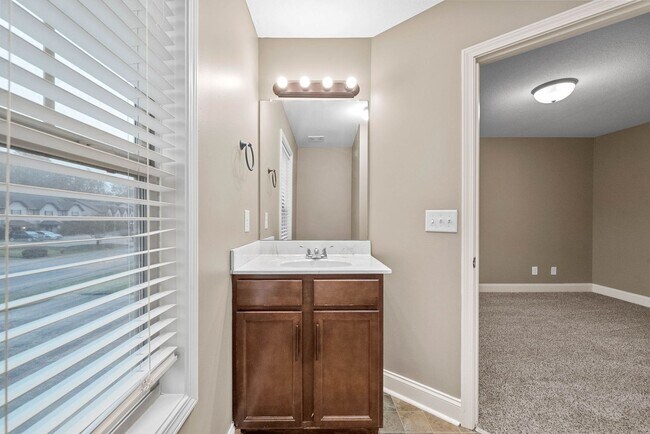 Building Photo - Pet Friendly Two Bedroom!