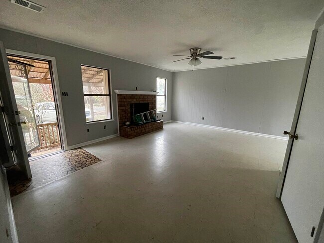 Building Photo - 885 Echles St