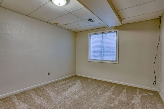 Building Photo - 4 Bedroom home in Fort Collins
