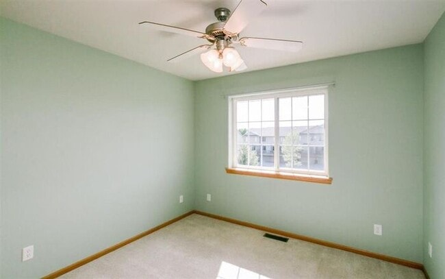 Building Photo - $1,975 | 3 Bedroom, 2.5 Bathroom Town Home | Pet Friendly* | Available for an August 1st, 2026 Mo...