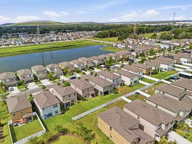 Building Photo - 7023 Samuel Ivy Dr