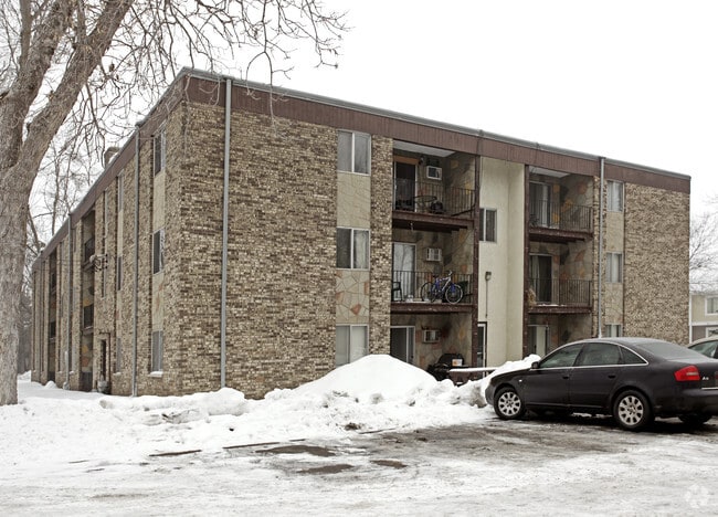 Primary Photo - 3841 Hamilton St