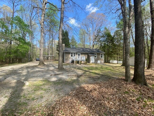 Building Photo - Charming Bungalow in Youngsville