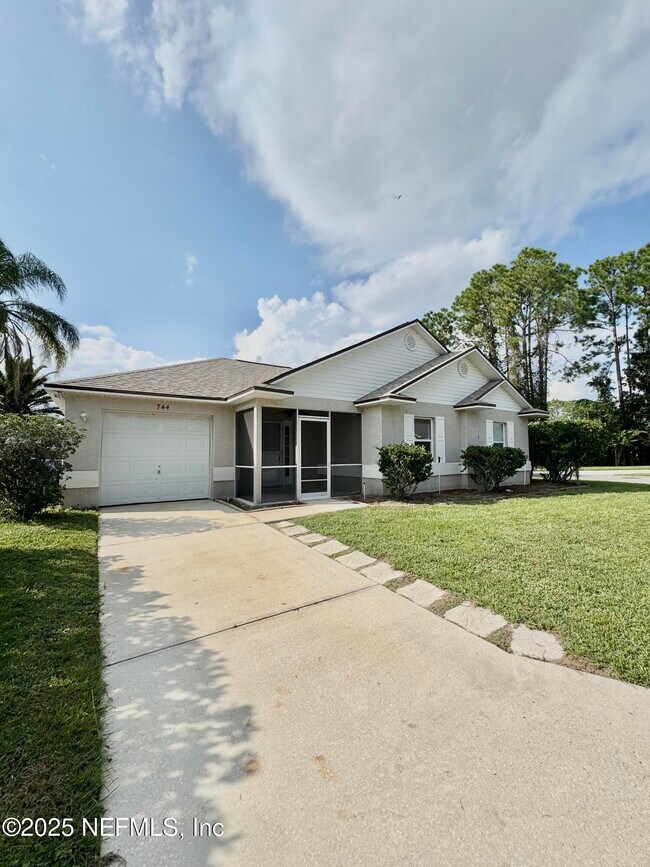 Building Photo - 744 Palm Hammock Cir