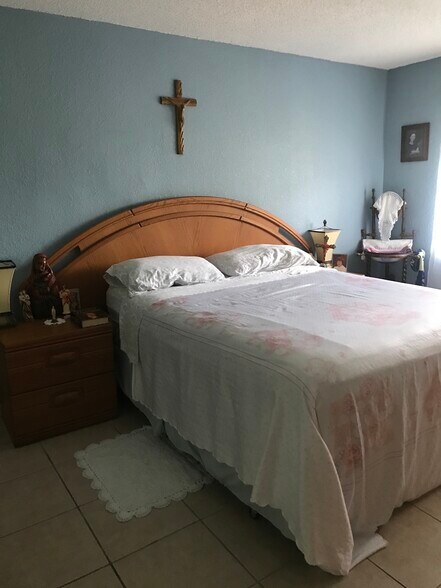 Building Photo - 120 Sparrow Dr