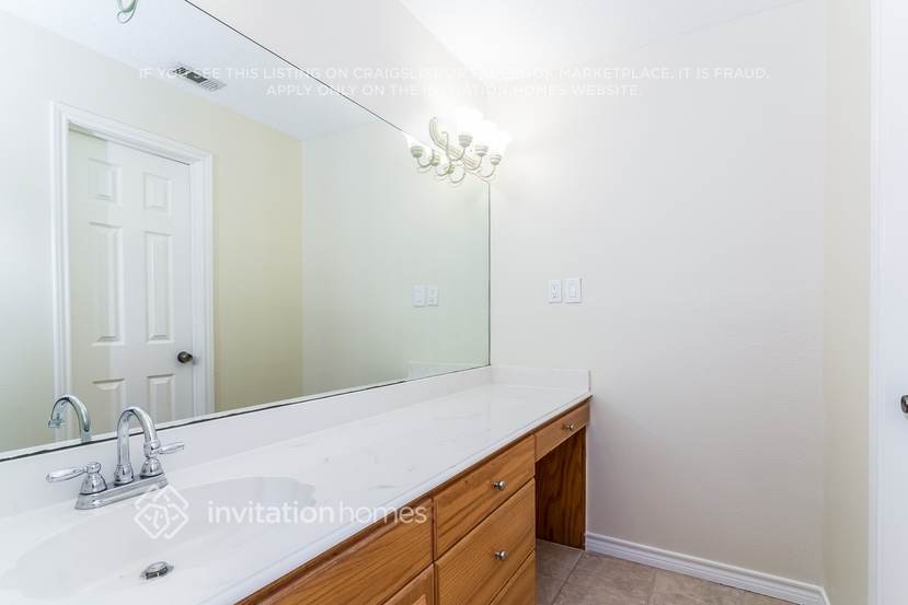 Building Photo - 10482 Twin Circles Dr