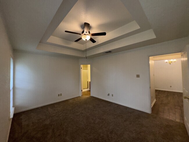 Building Photo - 1801 Thomas Ct