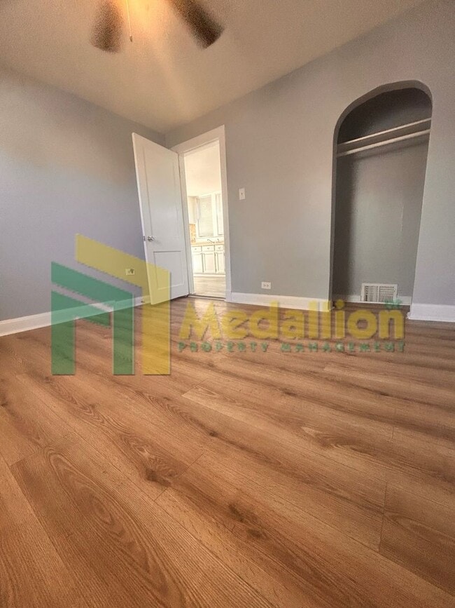 Building Photo - Updated 1-Bedroom Coach House with In-Unit Laundry