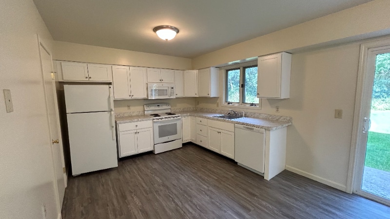 Building Photo - 249 Mercer Ave