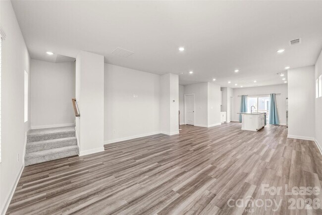Building Photo - 7136 Bryce Ave