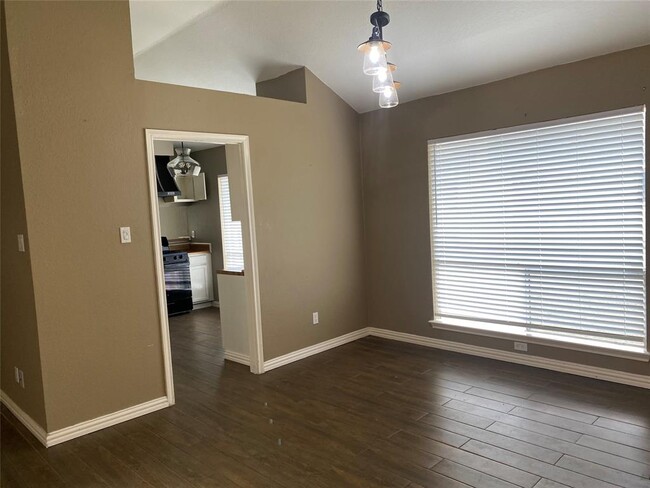 Building Photo - 15326 Oak Terrace Dr
