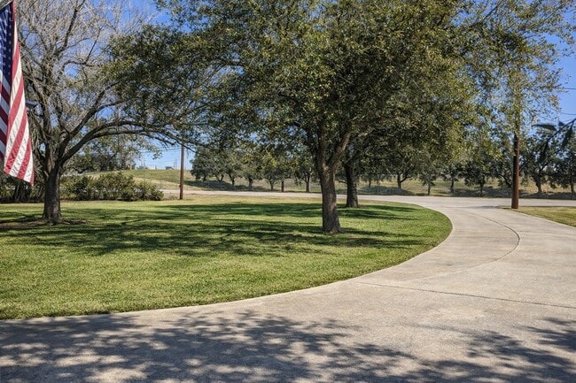 Building Photo - 5315 Bayway Dr