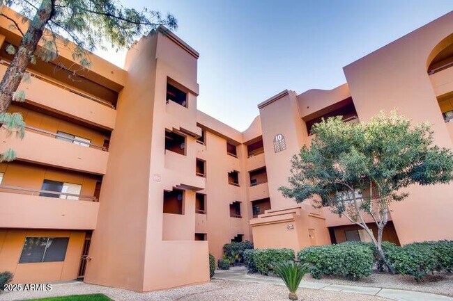 Building Photo - 4303 E Cactus Rd