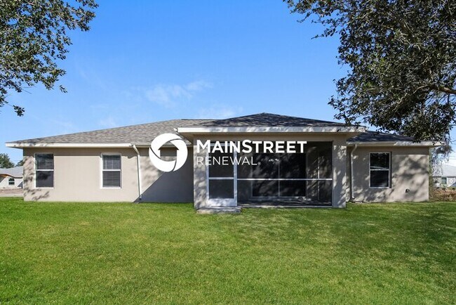 Building Photo - 3 Bedroom Pet-Friendly Home in Lehigh Acre...