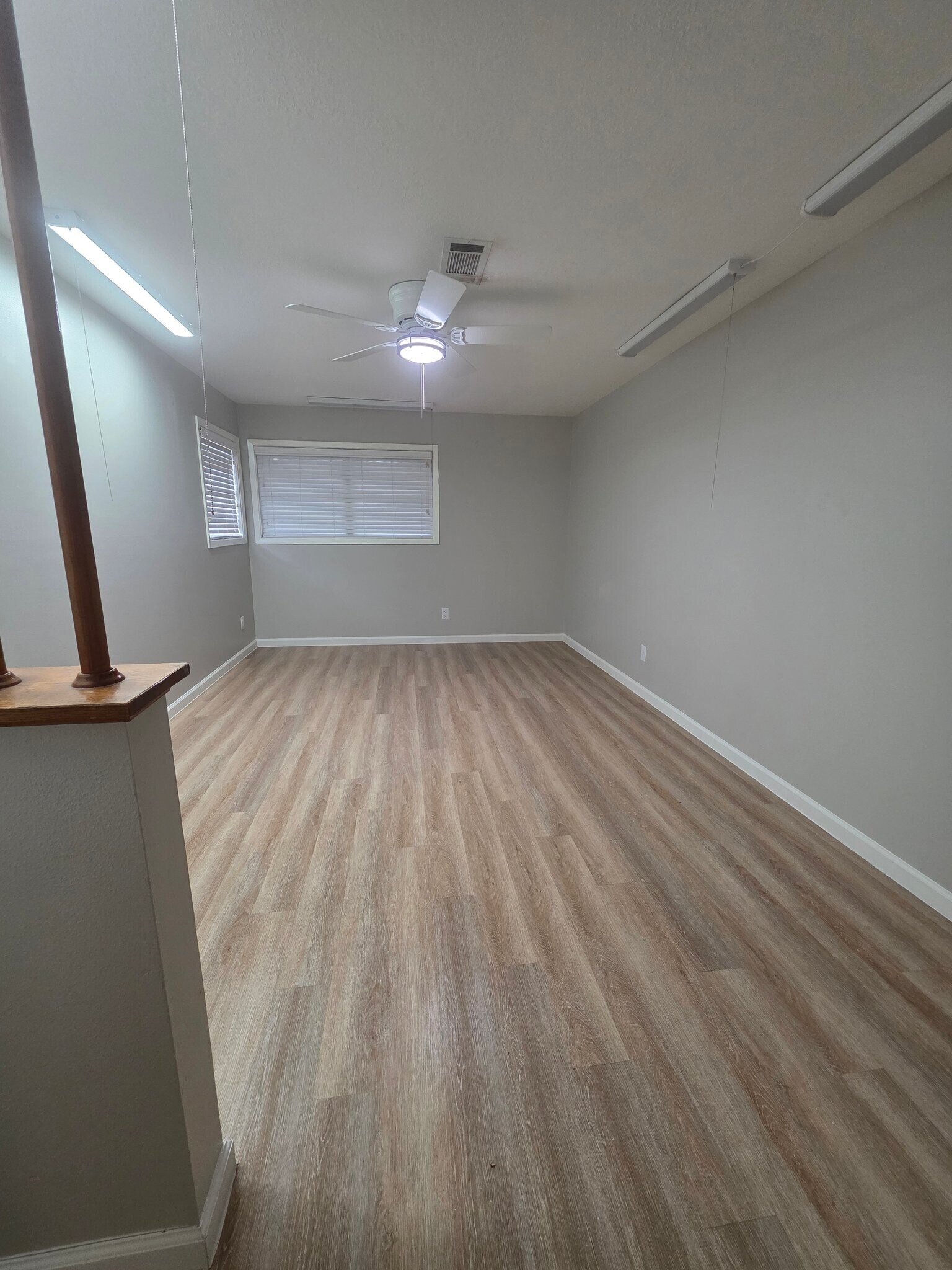 Building Photo - 706 Mark St