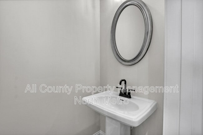 Building Photo - 718 Stickley Oak Way